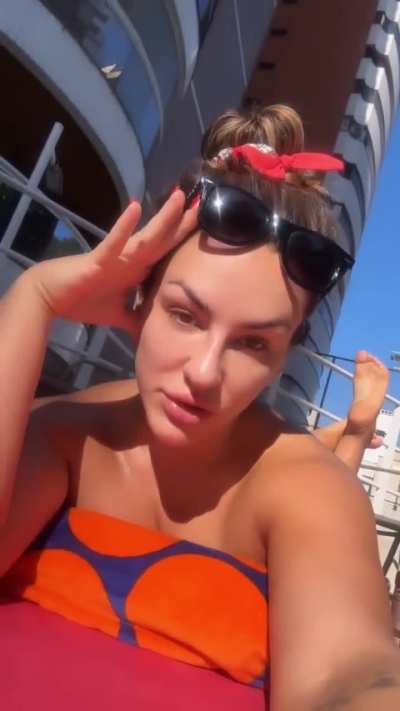 Kéfera Buchmann pezinhos lindos