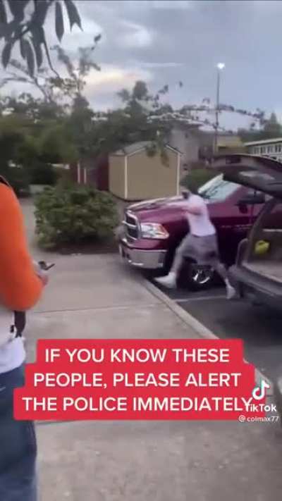 Brazen shoplifting in Oregon. Guys walk out with thousands of dollars worth of equipment