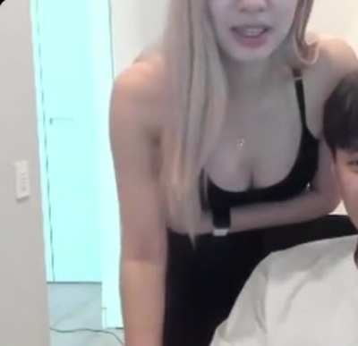 Leena’s been looking real thicc on stream 👀