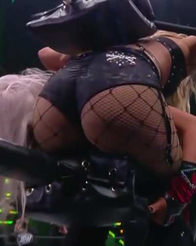 Thanks to the camera man for zooming