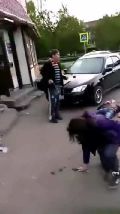 Russian Dude Drops Three People in Five Seconds