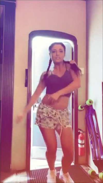 little booty shakes