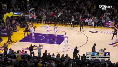 [Highlight] Anthony Davis hits the jumper to take the lead as the Lakers rally from a 13-point deficit as soon as Lebron went to the bench!