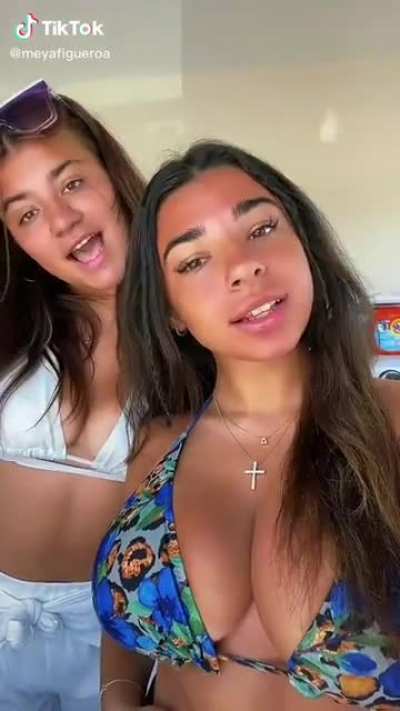 Sister Act 😉 [meya<wbr>figue<wbr>roa]+<wbr>[alex<wbr>uh1]