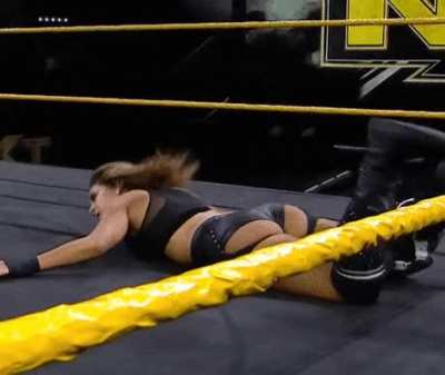 Dakota Kai 🍑
