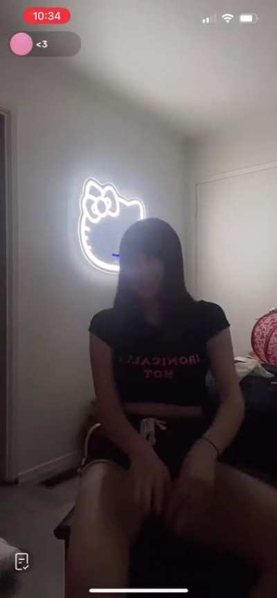 She shows feet for a swan. Not online atm