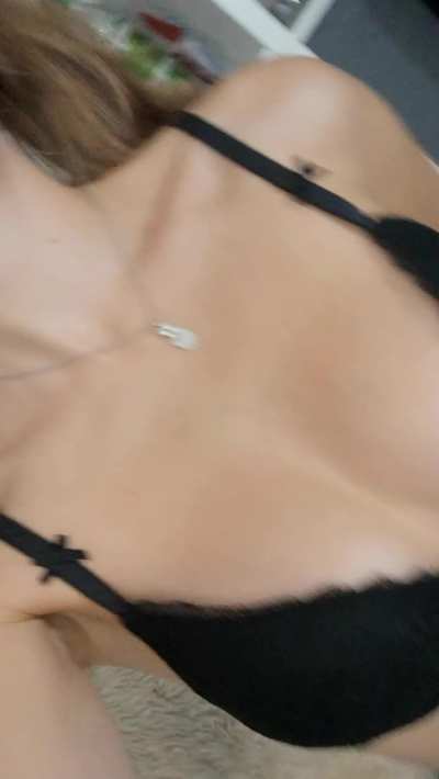 Wave if you’d fuck me