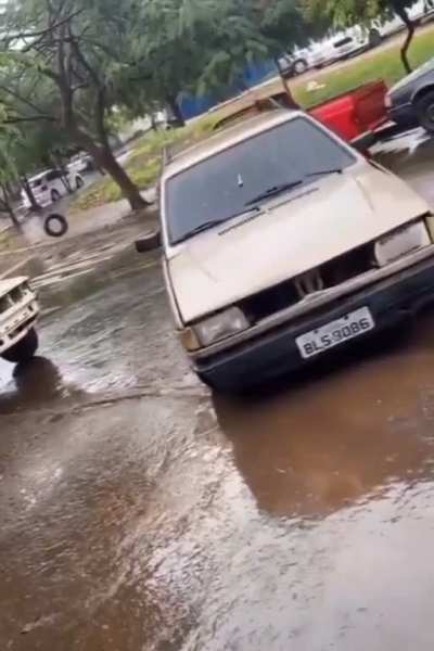 What is happening here, is it a cartoon car?