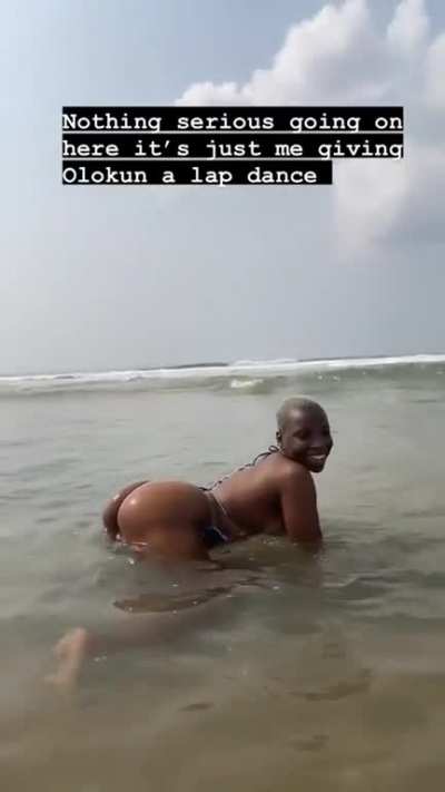 Mami water 🧜🏾‍♀️<wbr>😈🍑