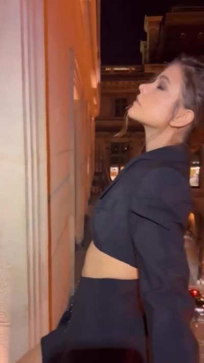 Barbara Palvin 