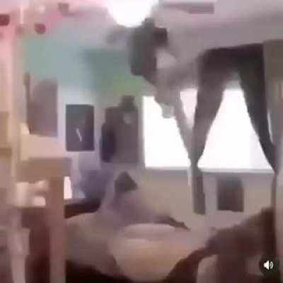 TA PORRA MENÓ