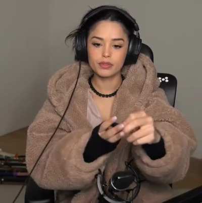 Valkyrae 👀