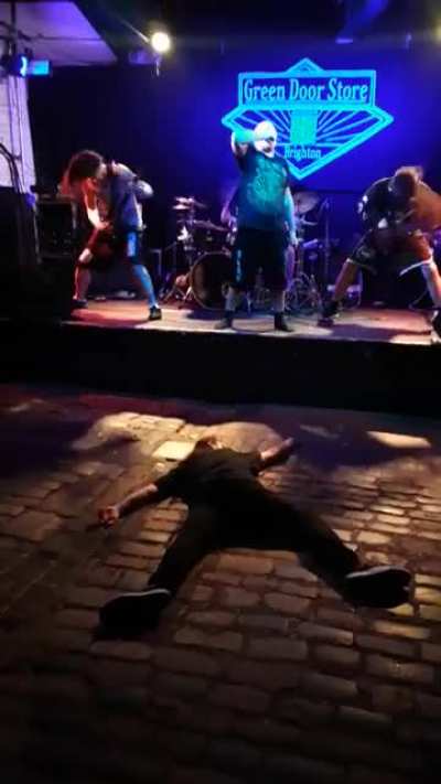 OPEN THIS FUCKING PIT \m/