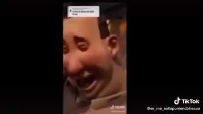 *risas