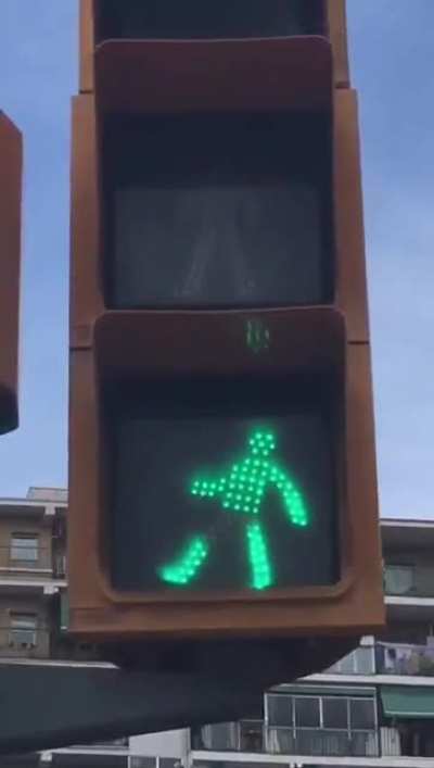 Just a normal traffic light, nothing to see here