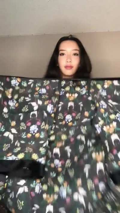 tiny asian gf body reveal ?