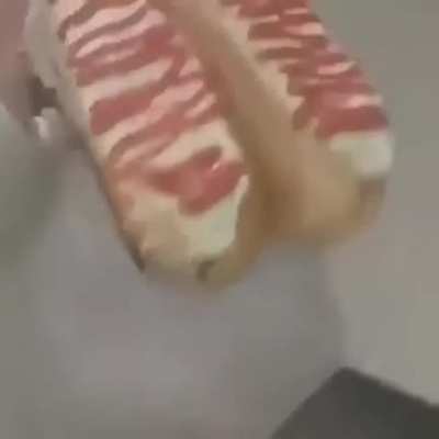 mira quien va feliz