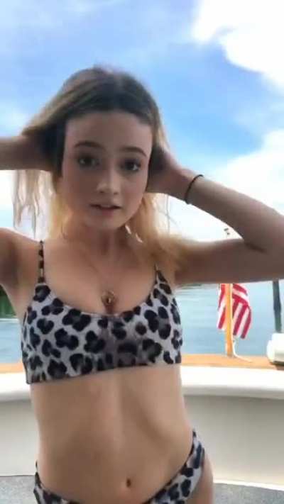 Damn katie got cake