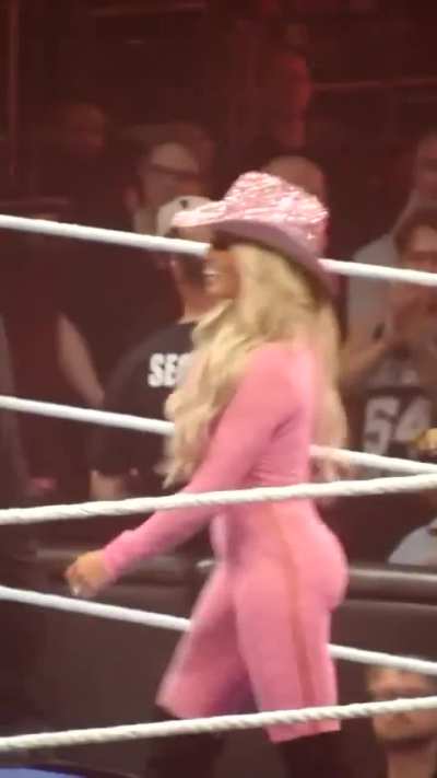 Trish 🥵
