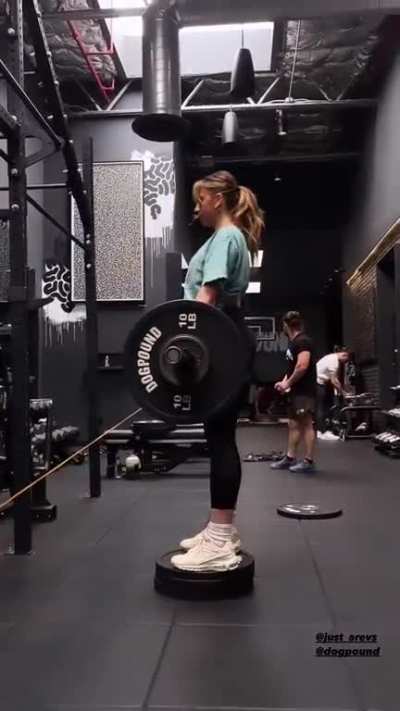 working out again 🍑