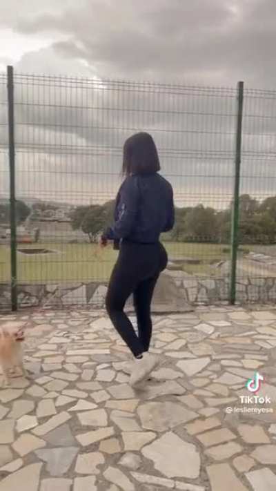 Lesliereyesa