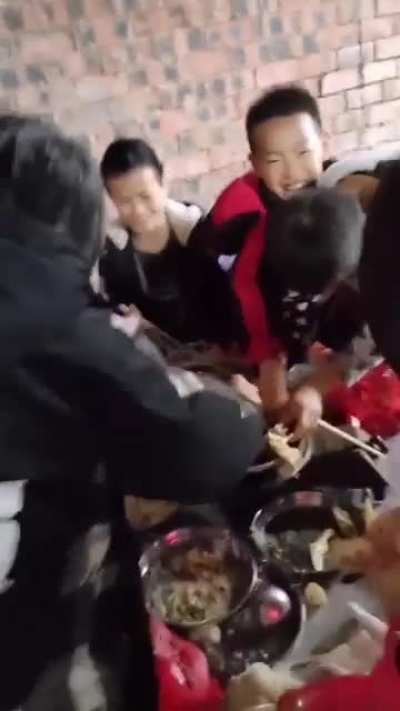 中国人，请从小就养成主动节约的习惯