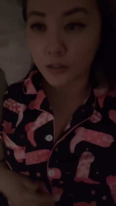 Gina in bed 🤤