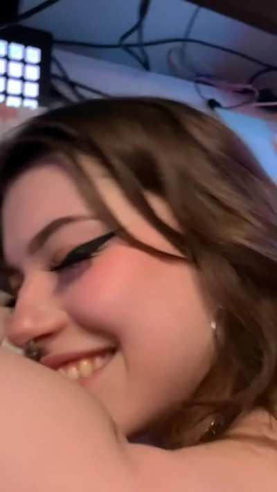 Twitch girl gone wild ( Her album Links in comments 👇🏻🔥)