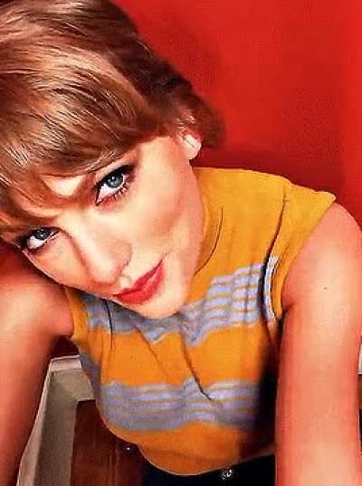 Mommy Tay is so beautiful. She is real Goddess 🤤💦