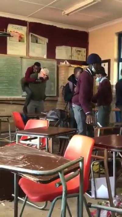 School fights are just aweful