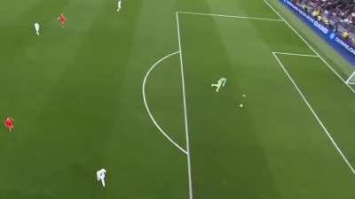 I wonder what Courtois was doing 😭