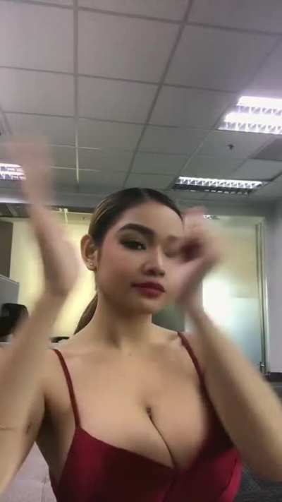 Xyriel Manabat