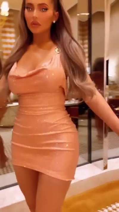 Stunning 🤤