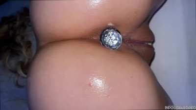 Horny slut throws it back for bbc