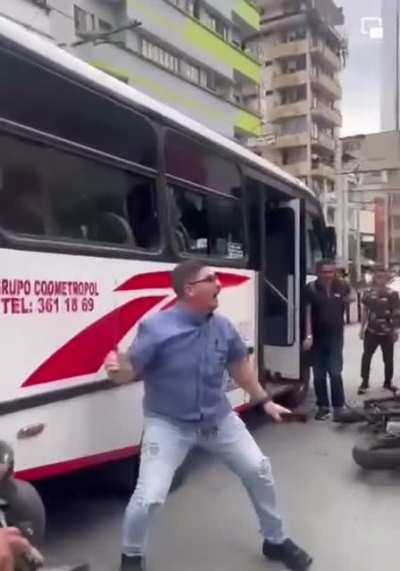 MACHETE GUY DEFENDER OF THE BUS
