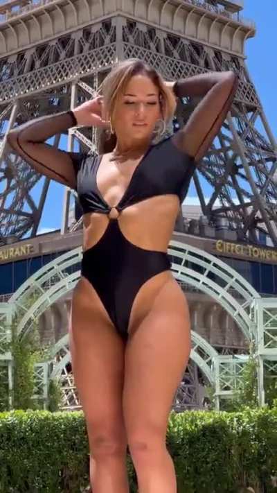 Lola Vice and her soft ass
