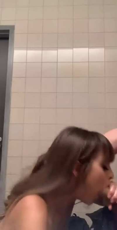 Sexy Girlfriend Blowjob Cum In Mouth Deepthroat Swallowing