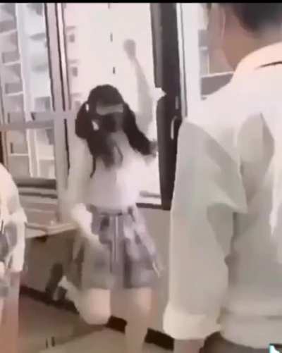 😮