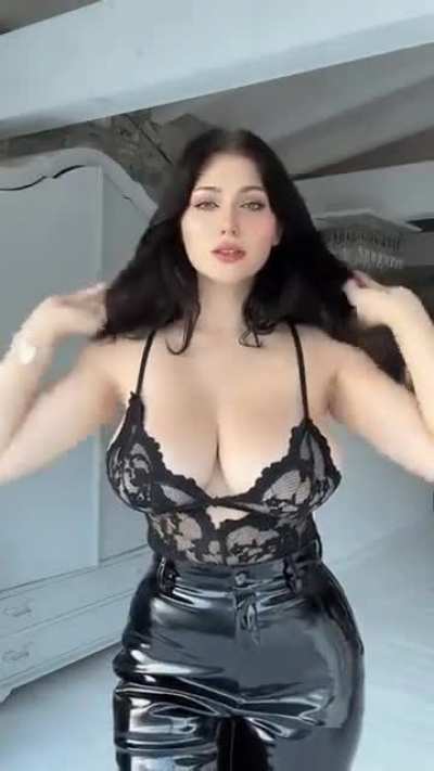 Beauty in black...