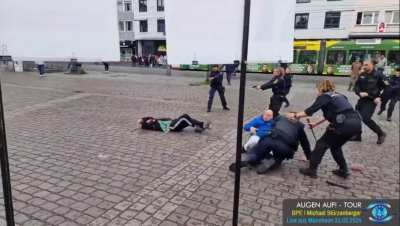 Man goes on stabbing rampage in Mannheim, Germany 