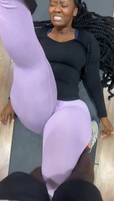 Leg raise👀