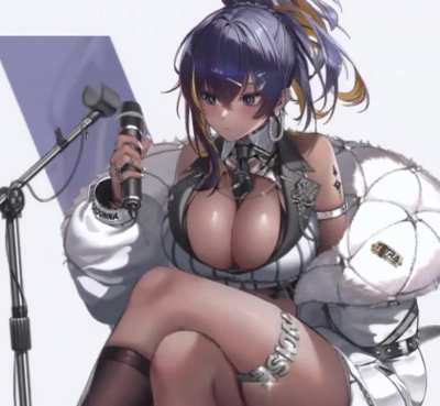 Is it just me, or the way she shakes the mic looks kinda sus….