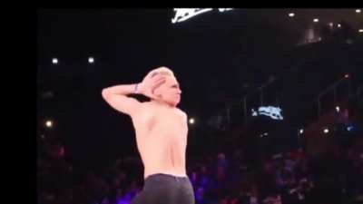 Dancer turns his head 180 degrees