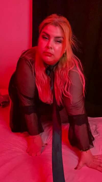 Your sexy gothic girl