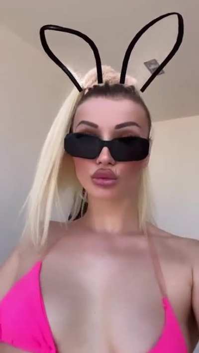 r/alb<wbr>anian<wbr>hotte<wbr>st Lounge