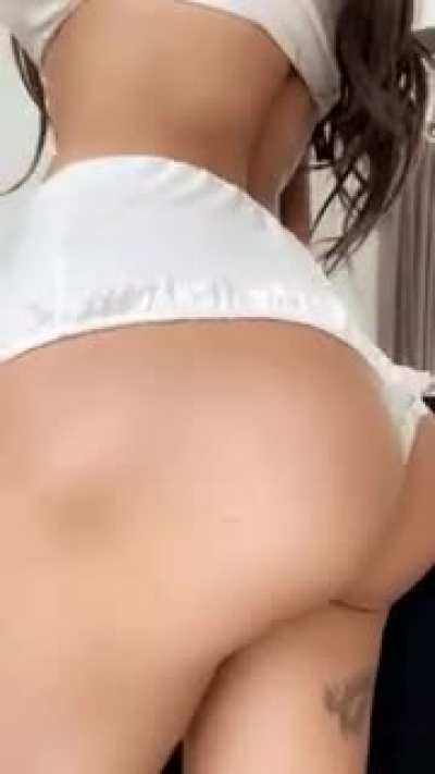 Get free mega of this Hottie (link in comment also).Link👉👉👉 (  