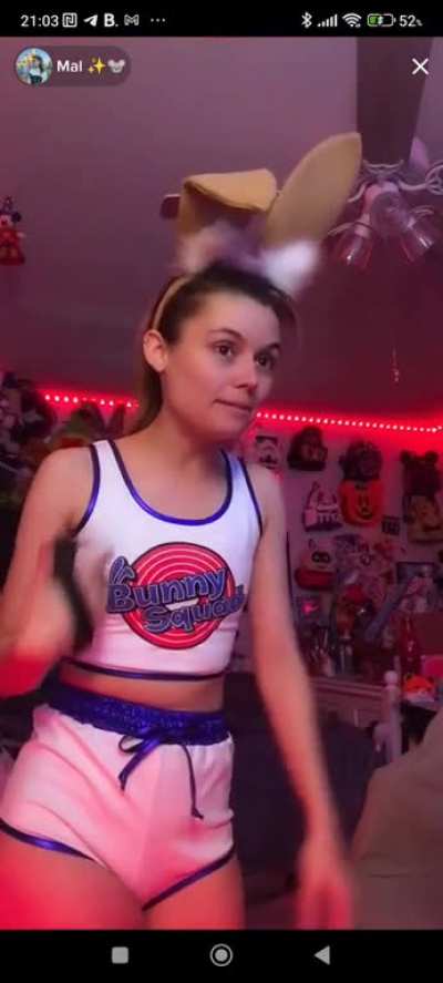 Mally talking about her ass