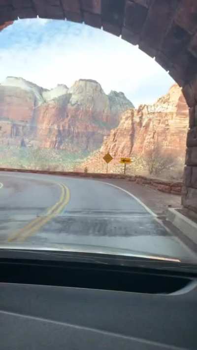 🔥 Coming out of the tunnel in Zion National Park, Utah.