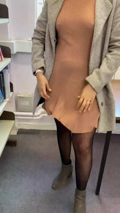 Dared to wear no underwear to the library. (f)