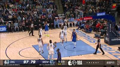 [Highlight] Luka Doncic Gets Triple Double With Behind Back Dish To Dwight Powell